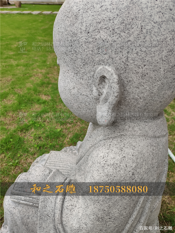 学校石雕小和尚