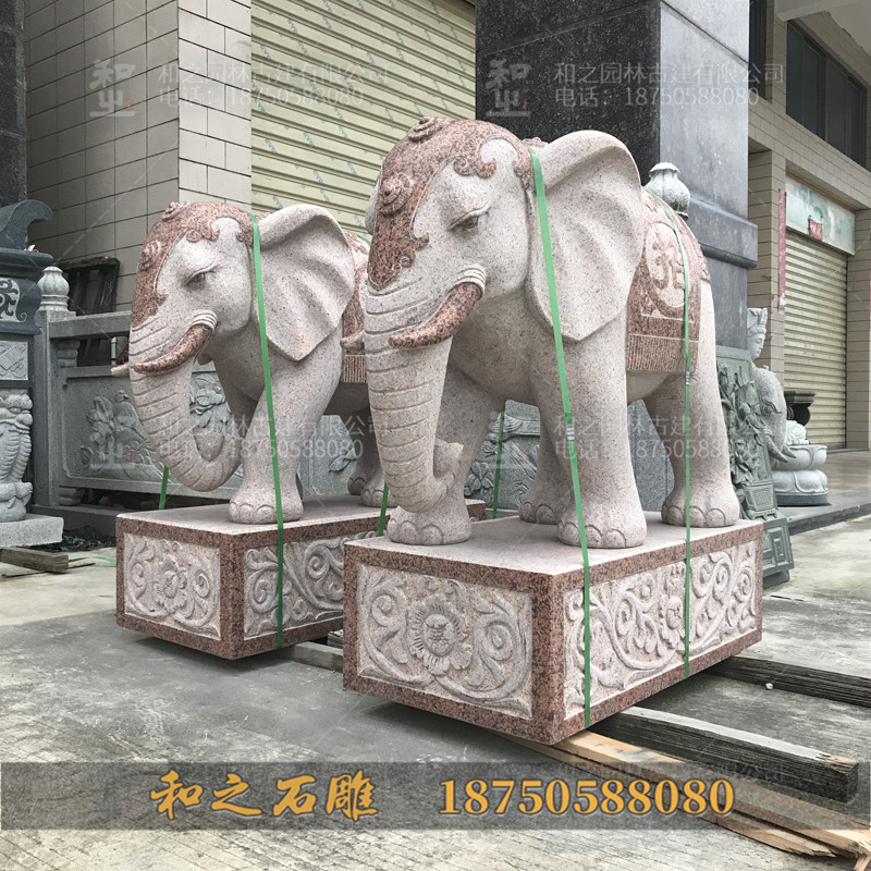 红色大象石雕