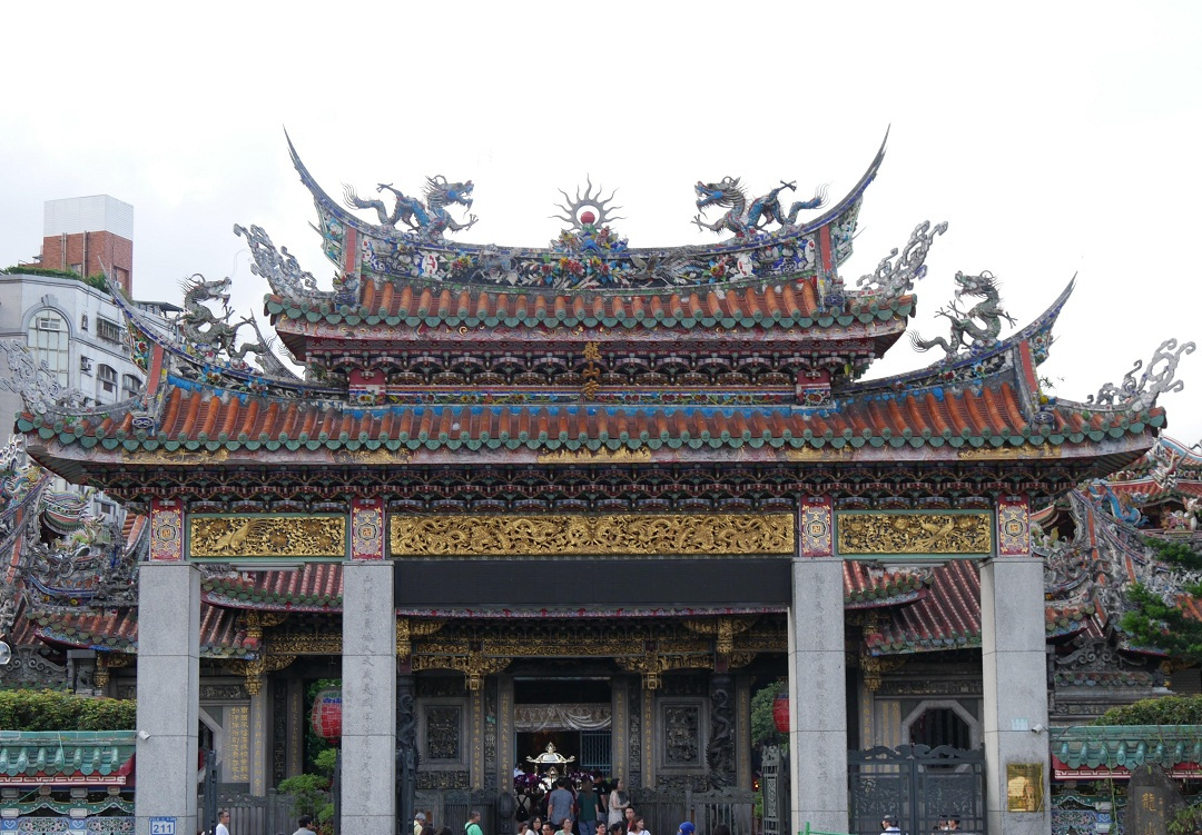 寺庙龙山寺一角