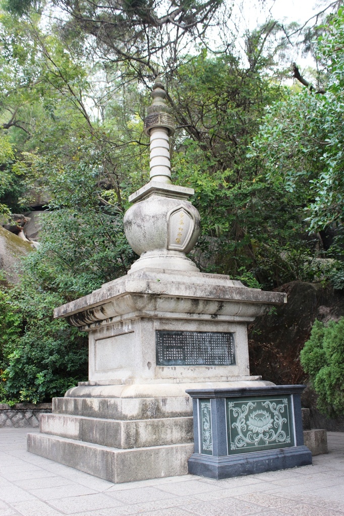 石雕佛塔 石雕佛塔