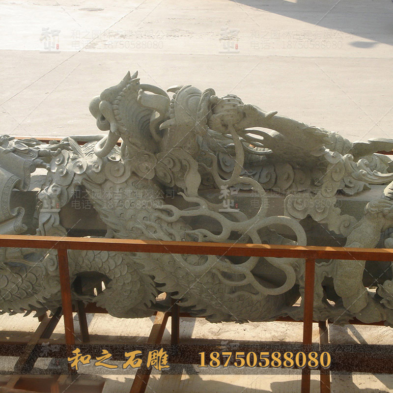 镂空雕龙柱 镂空雕龙柱